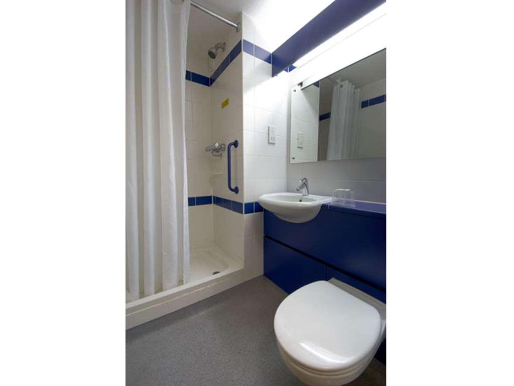 Travelodge Basildon Habitación foto