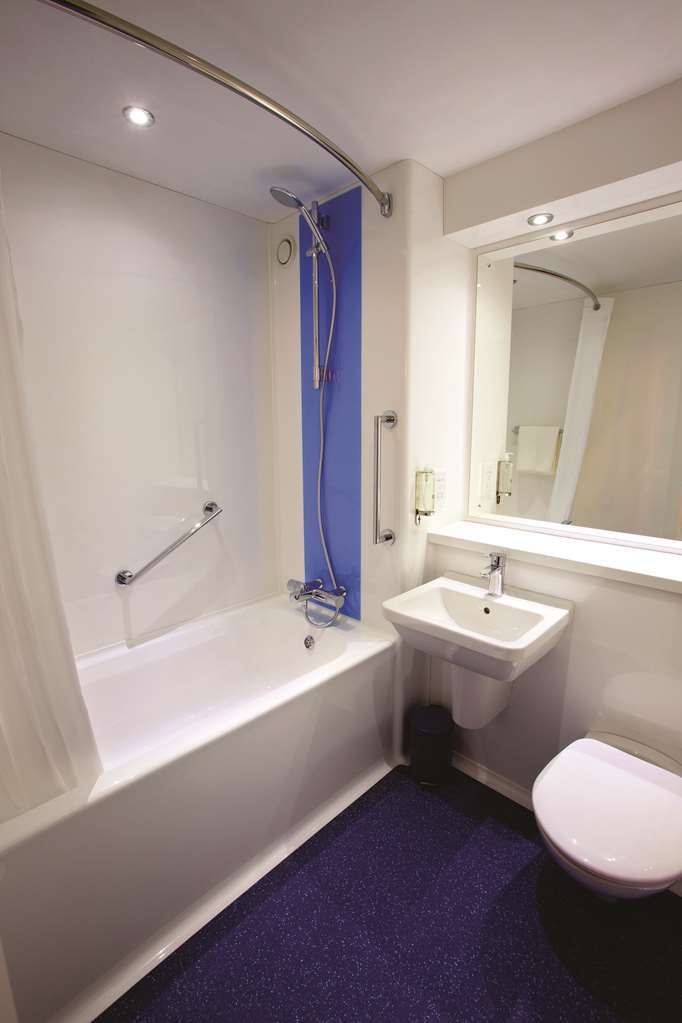 Travelodge Basildon Habitación foto